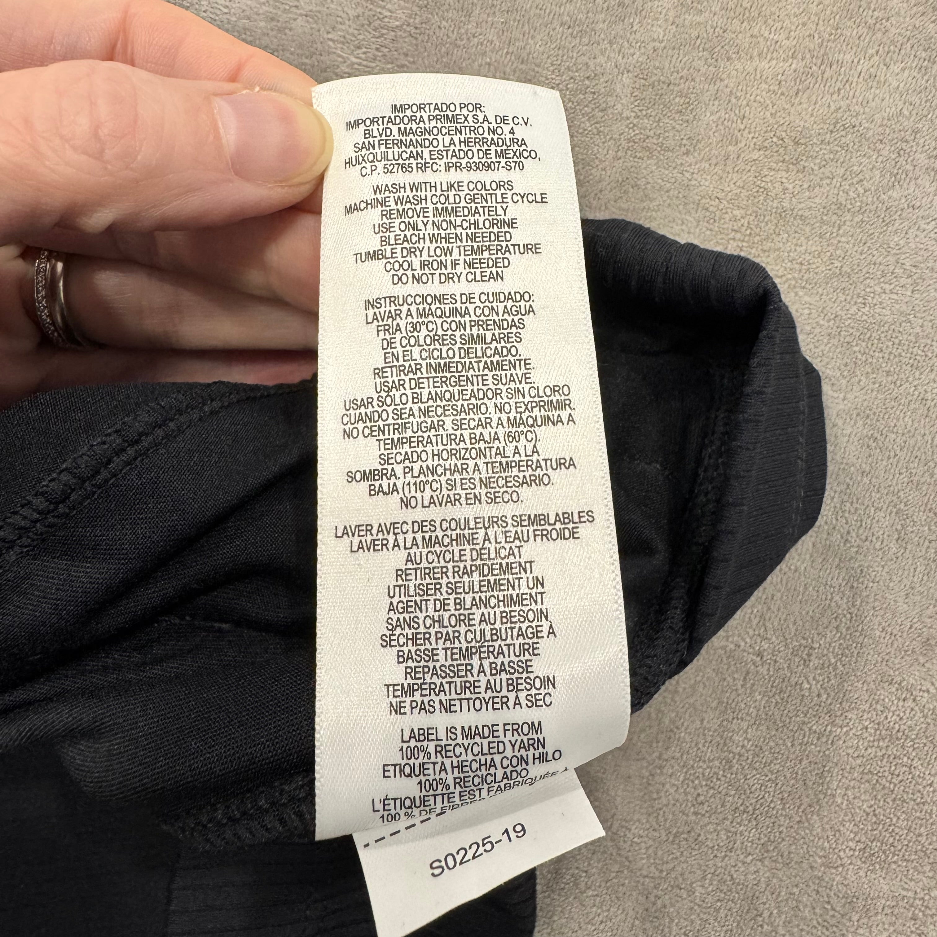Mondetta Active Ribbed 1/2 Zip Performance Top with Thumbholes - NWT - Black - Medium