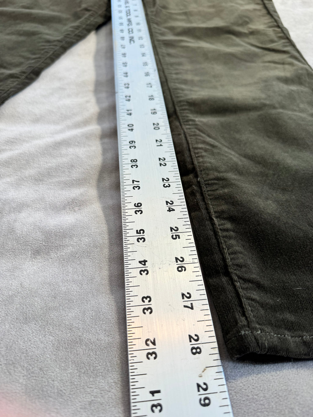Buffalo David Bitton Nyla Straight Leg Stretch Corduroy Pants - NWT - Rosemary Green - Size Women’s 10/30 waist