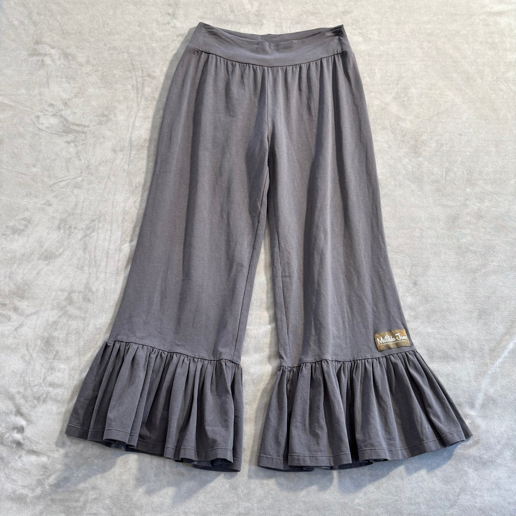 Matilda Jane "An Unpredictable Clothing Company" Gray Ruffle Hem Crop Pants - Size Medium