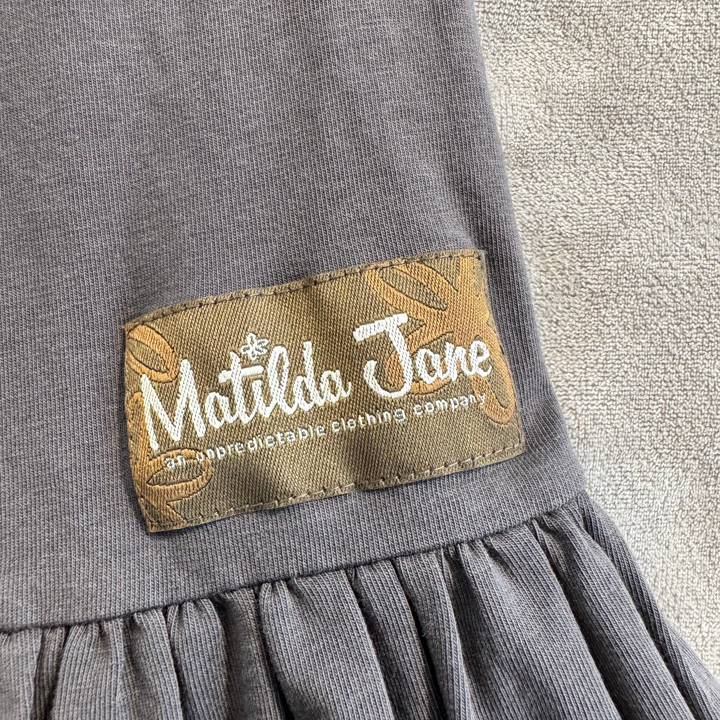 Matilda Jane "An Unpredictable Clothing Company" Gray Ruffle Hem Crop Pants - Size Medium