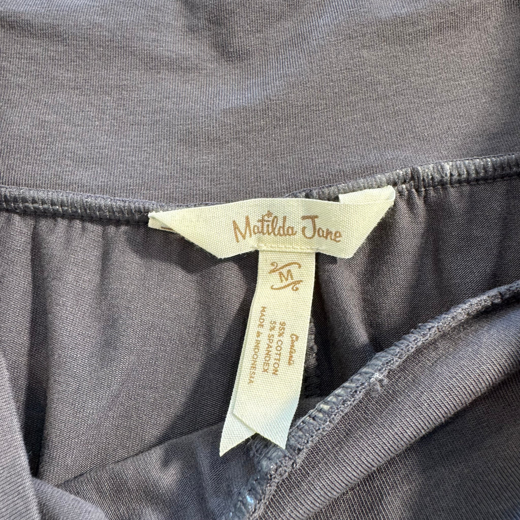Matilda Jane "An Unpredictable Clothing Company" Gray Ruffle Hem Crop Pants - Size Medium