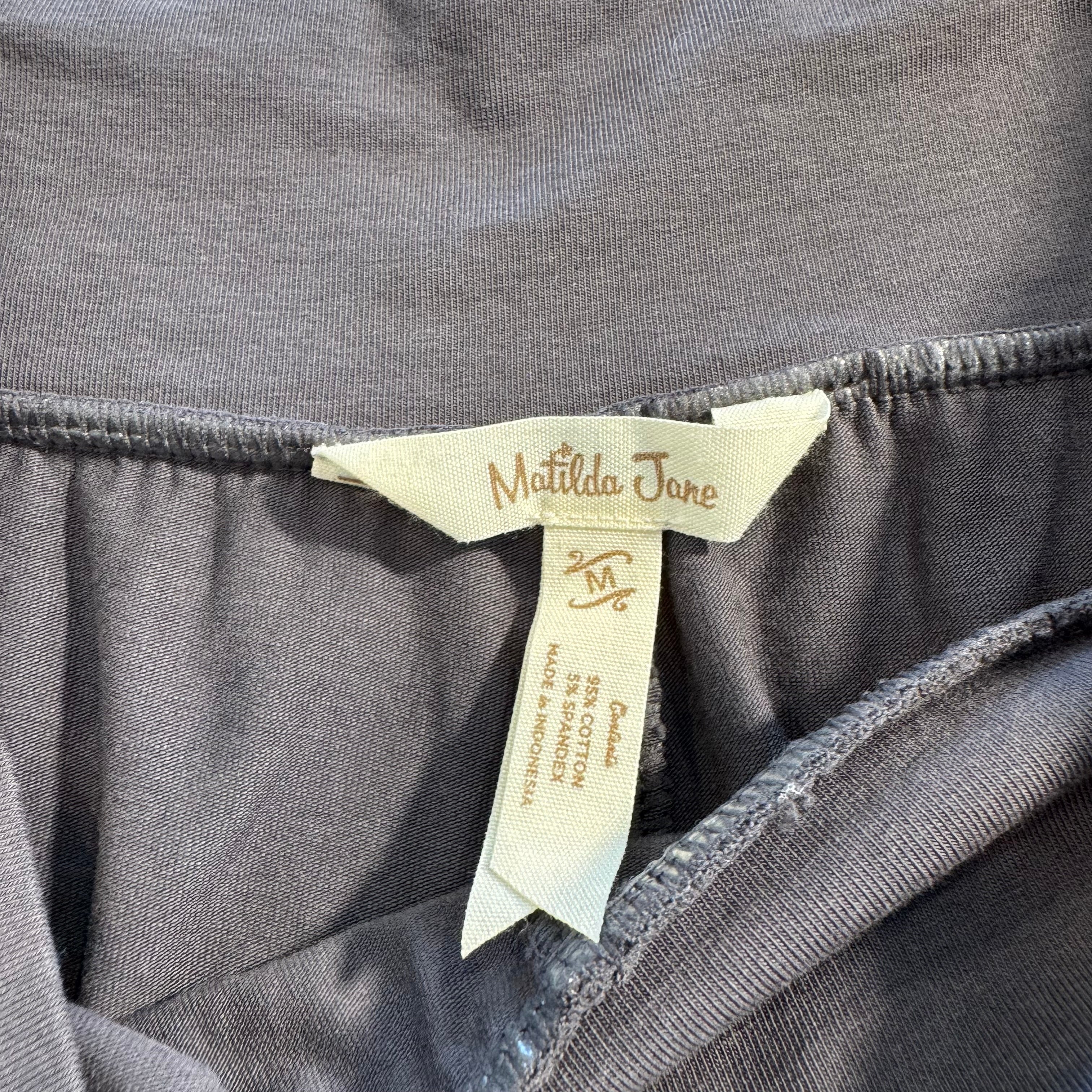 Matilda Jane "An Unpredictable Clothing Company" Gray Ruffle Hem Crop Pants - Size Medium