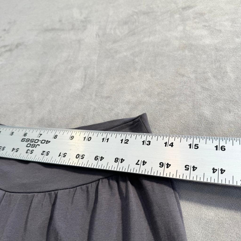 Matilda Jane "An Unpredictable Clothing Company" Gray Ruffle Hem Crop Pants - Size Medium