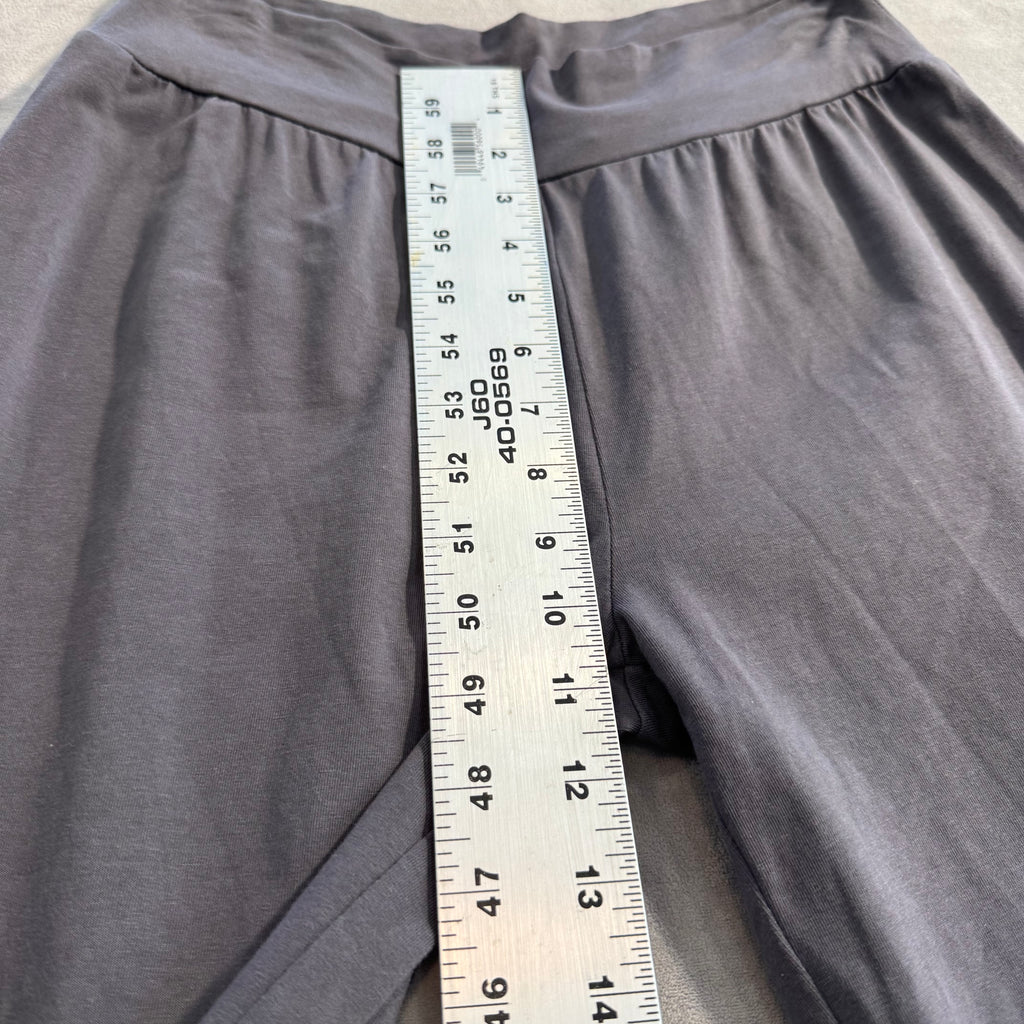 Matilda Jane "An Unpredictable Clothing Company" Gray Ruffle Hem Crop Pants - Size Medium