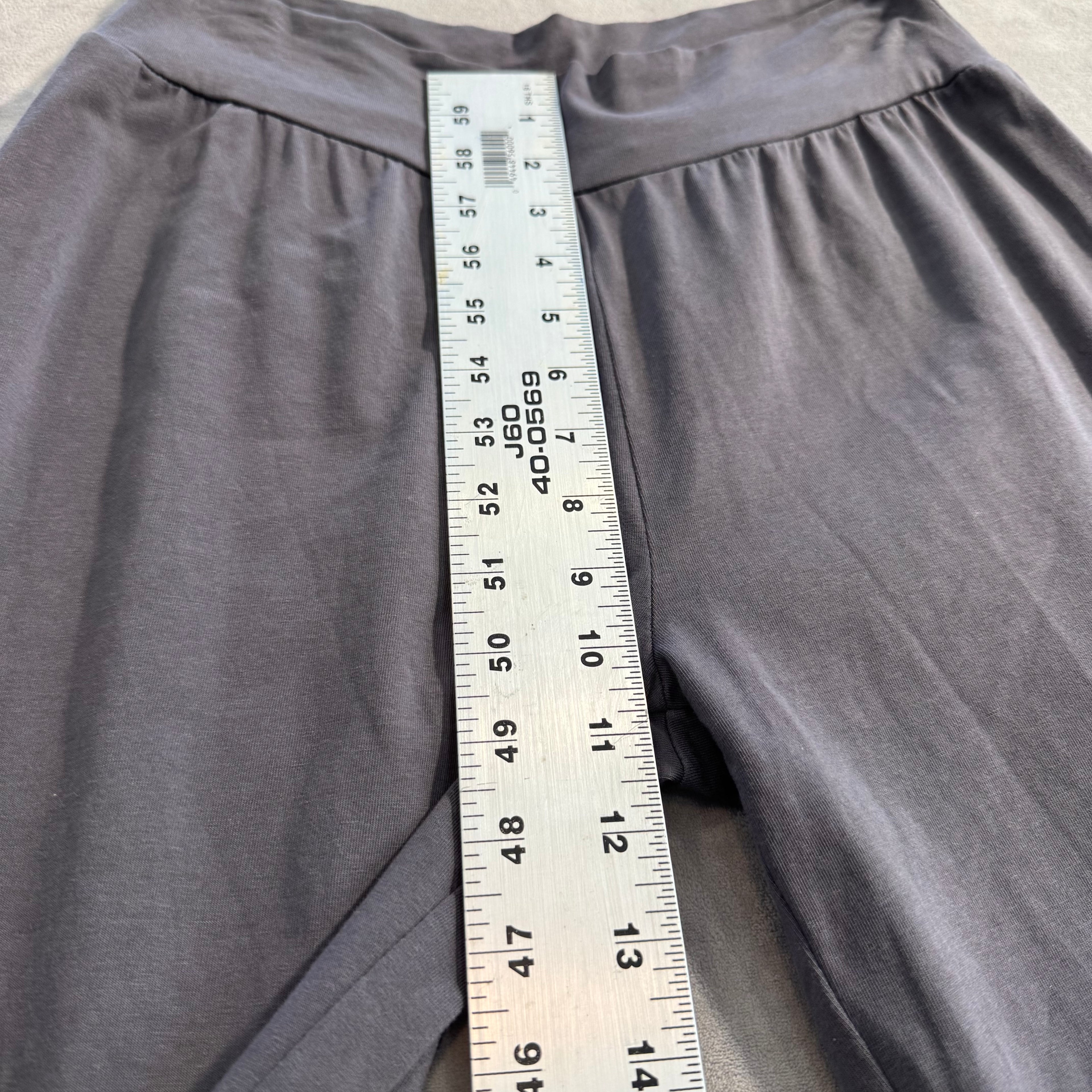 Matilda Jane "An Unpredictable Clothing Company" Gray Ruffle Hem Crop Pants - Size Medium