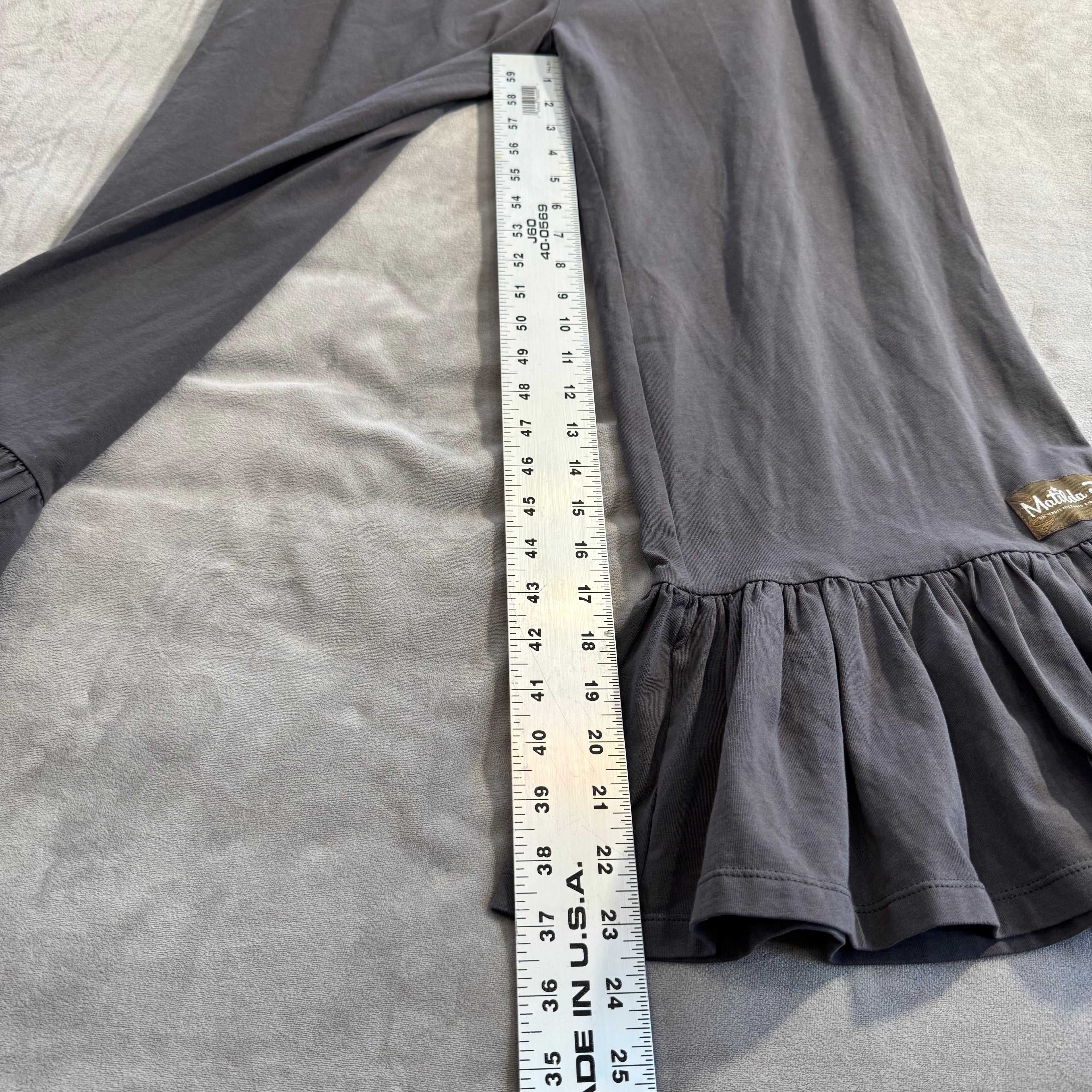 Matilda Jane "An Unpredictable Clothing Company" Gray Ruffle Hem Crop Pants - Size Medium