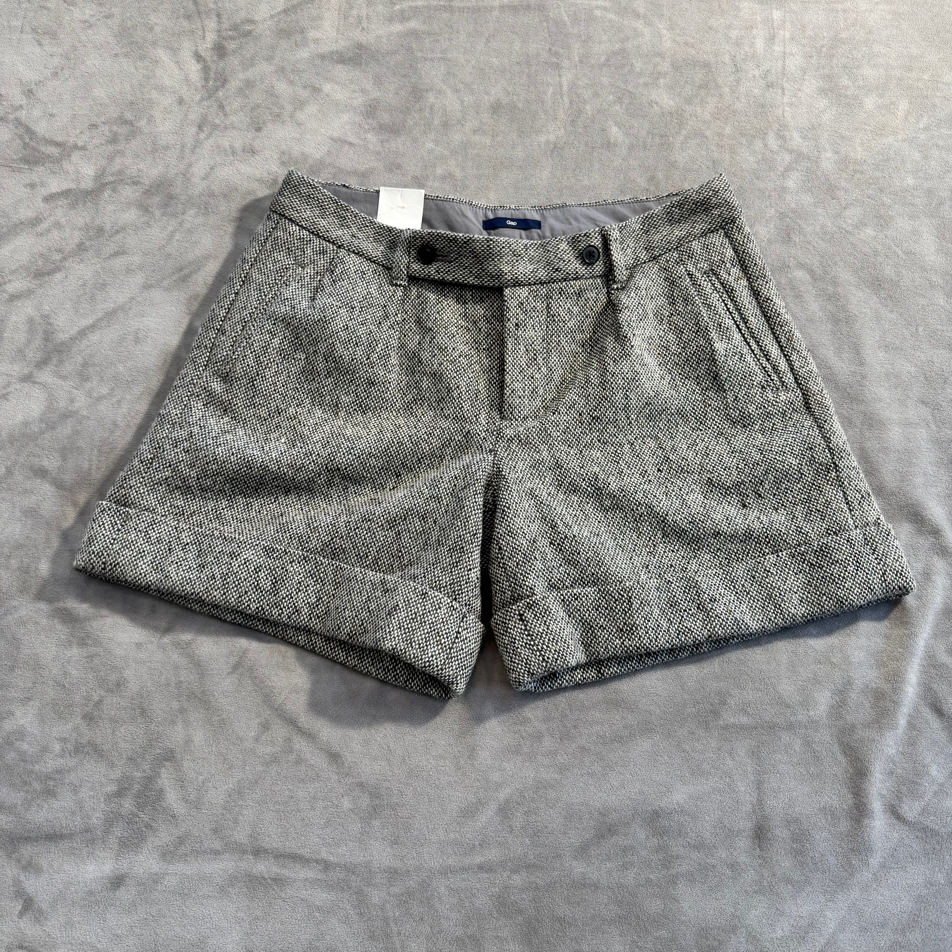 NWT Gap Women's Size 4 Wool Blend Tweed Cuffed Shorts Gray Black Herringbone