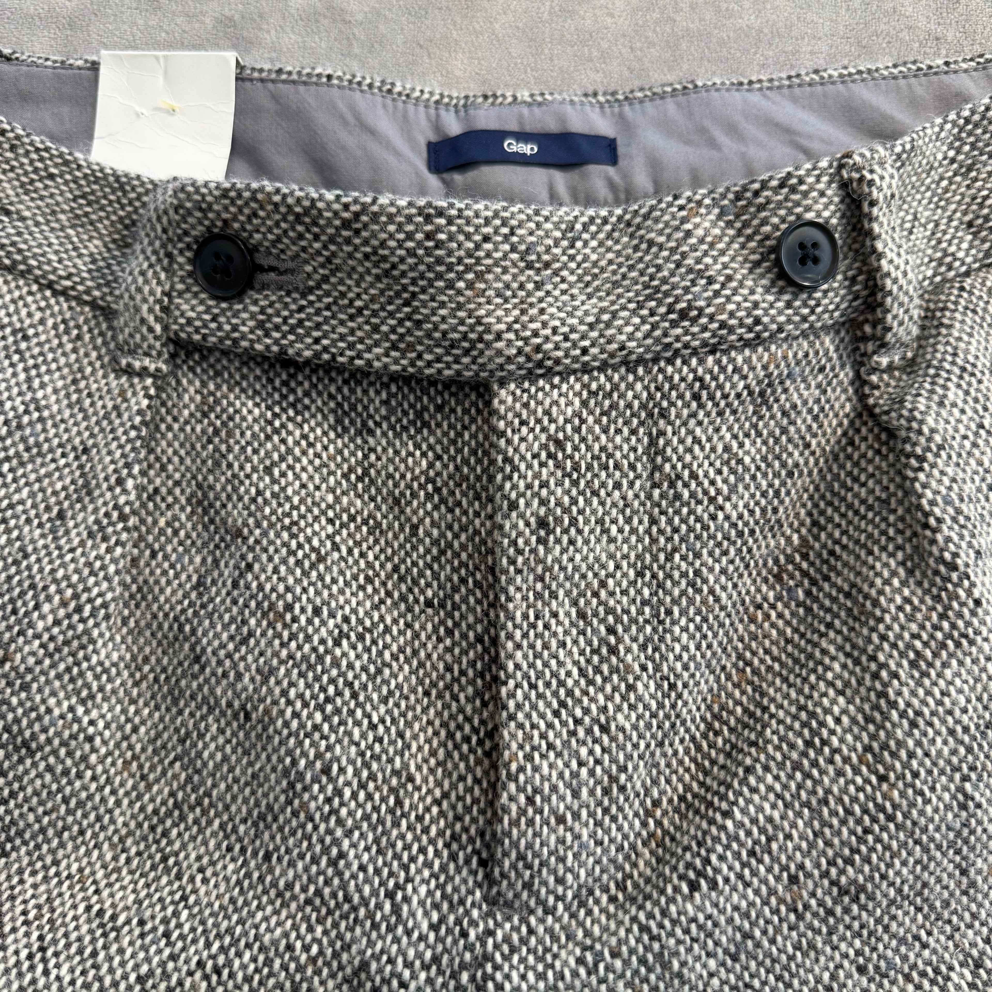 NWT Gap Women's Size 4 Wool Blend Tweed Cuffed Shorts Gray Black Herringbone