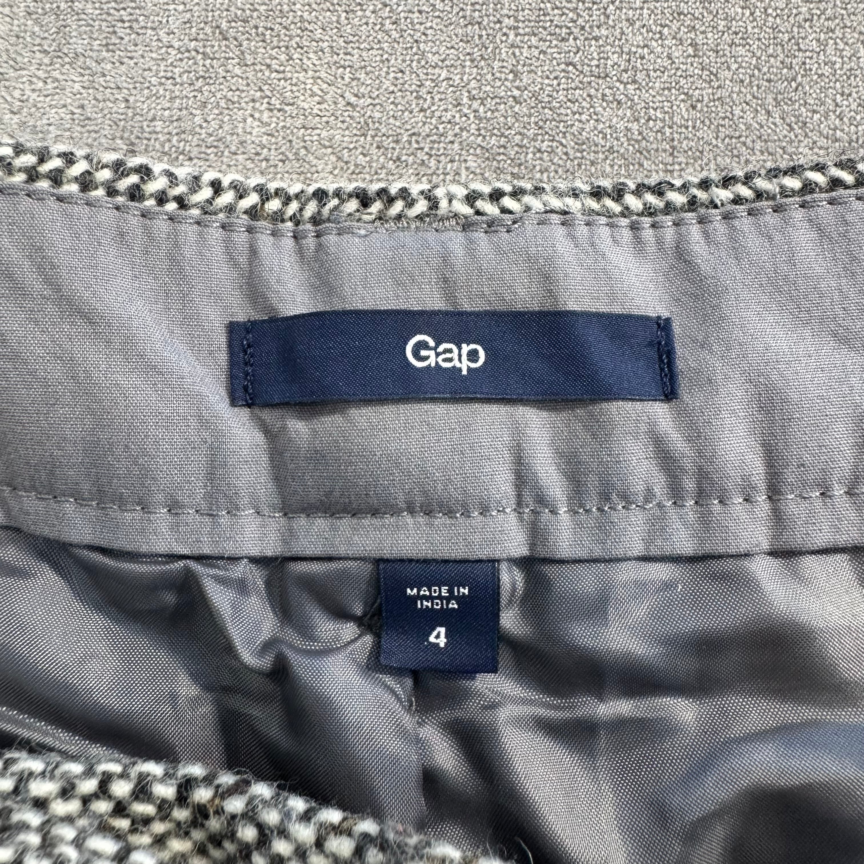 NWT Gap Women's Size 4 Wool Blend Tweed Cuffed Shorts Gray Black Herringbone