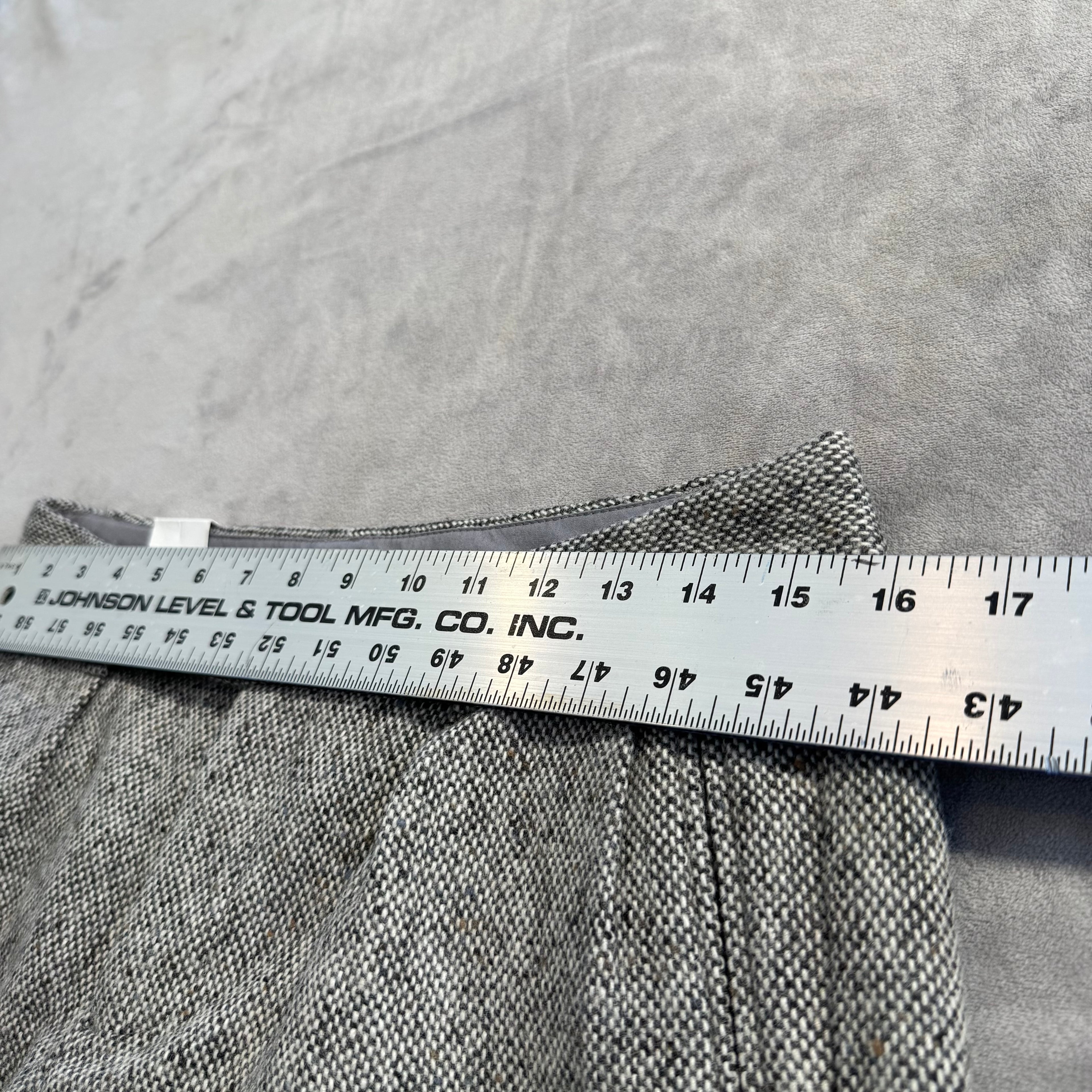 NWT Gap Women's Size 4 Wool Blend Tweed Cuffed Shorts Gray Black Herringbone
