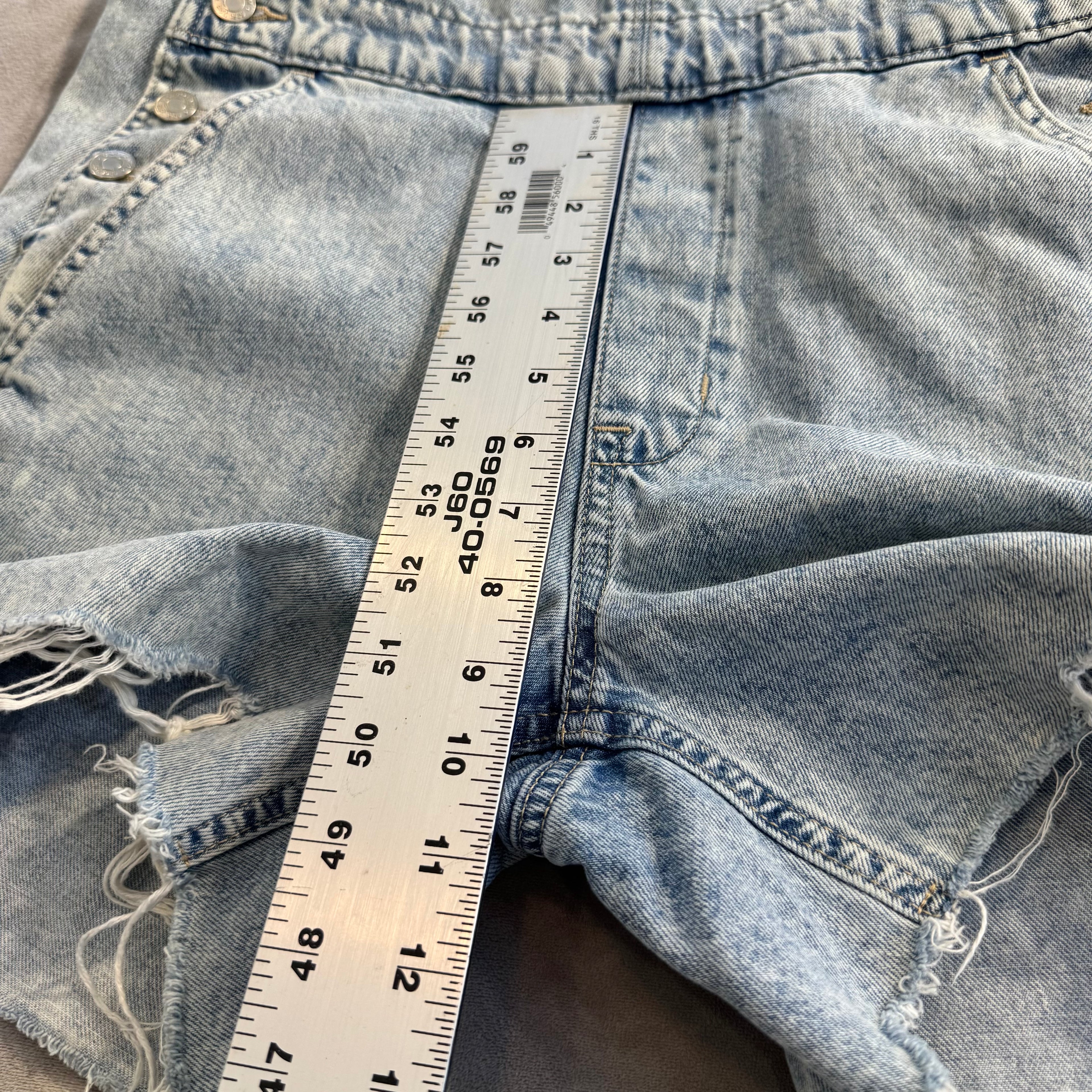GAP Denim Overall Shorts Women’s Size Small – Light Wash Distressed Cutoff Romper