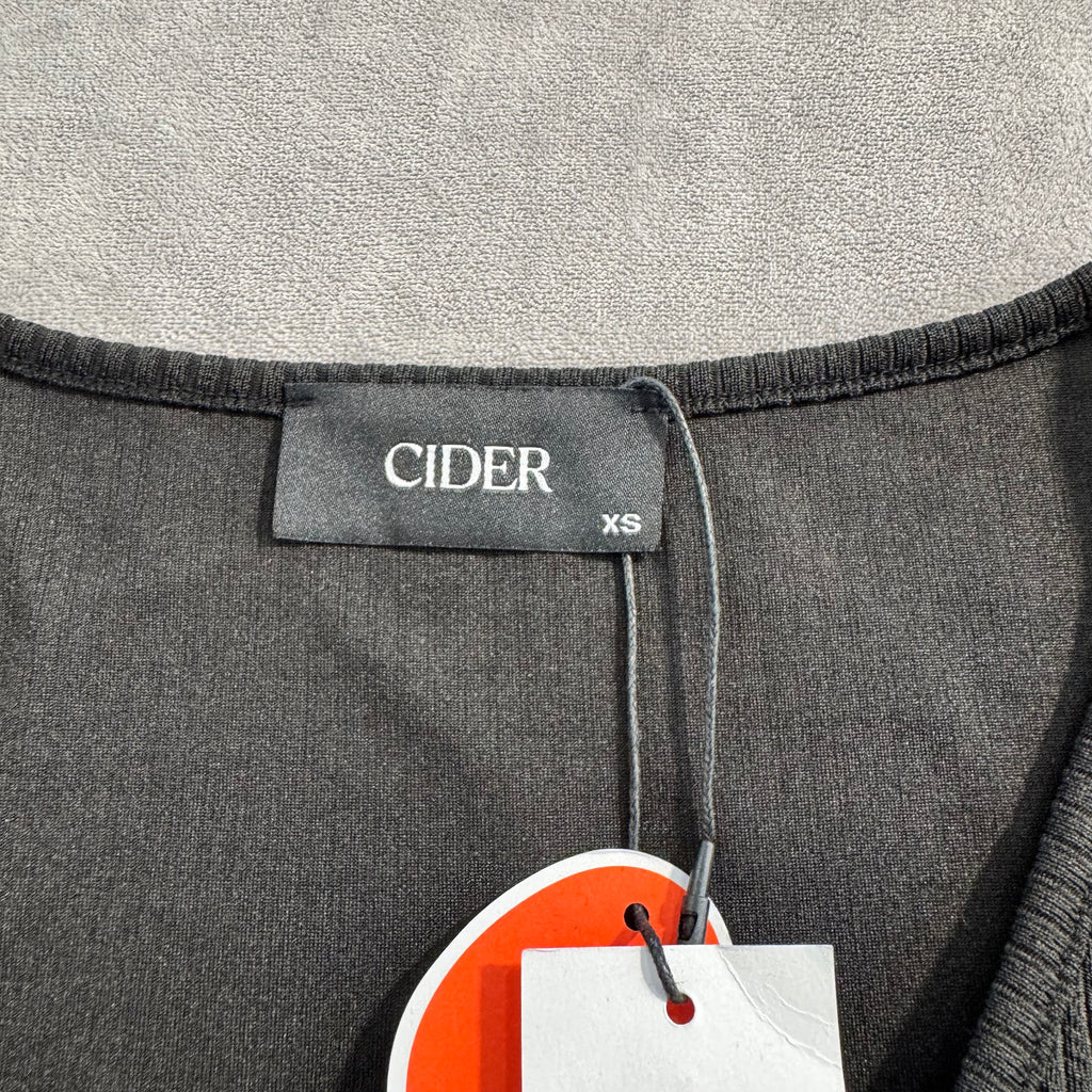 NWT Cider Women's Size XS Black Ribbed V-Neck Short Sleeve Crop Top
