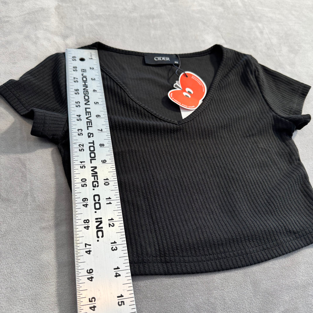NWT Cider Women's Size XS Black Ribbed V-Neck Short Sleeve Crop Top