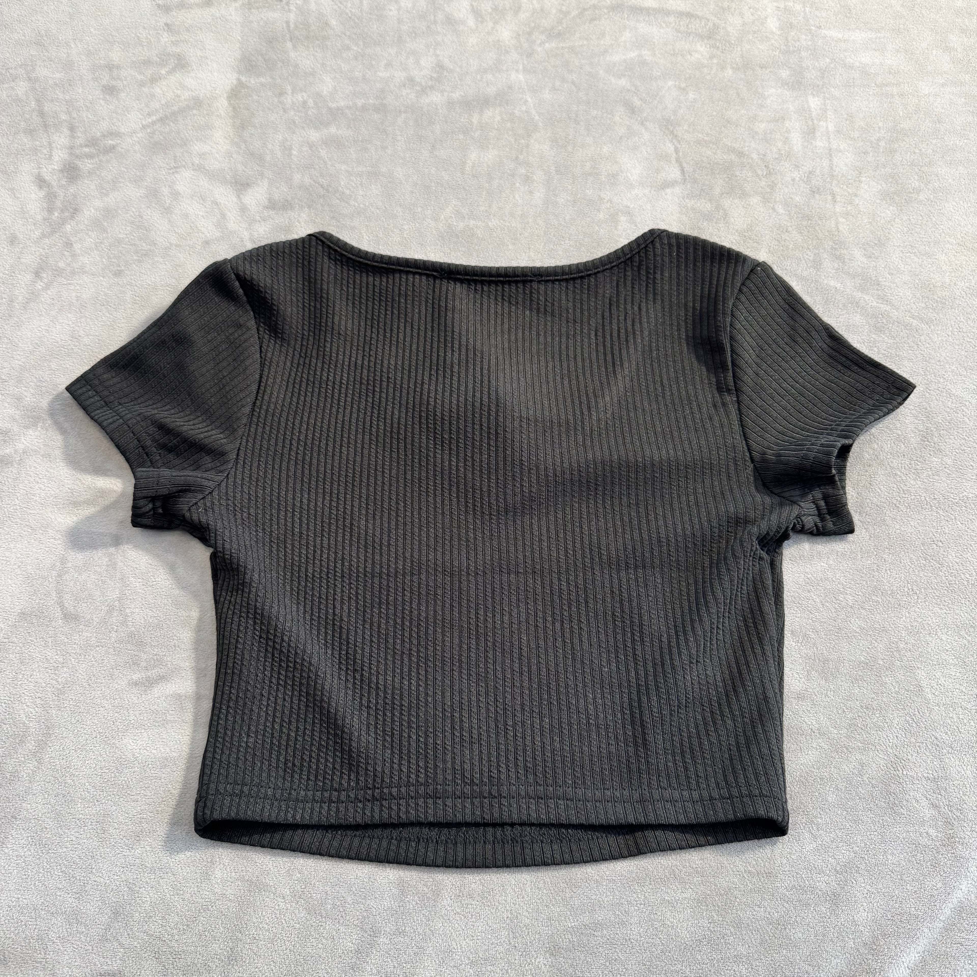NWT Cider Women's Size XS Black Ribbed V-Neck Short Sleeve Crop Top